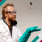 Medstifter og adm. direktør, Troels Schönfeldt (lyst hår) i Seaborg Technologies, som er en iværksættervirksomhed på Nørrebro, der har opfundet en reaktorteknologi baseret på flydende salt, som resulterer i en uovertruffen sikkerhed, da denne type reaktor hverken kan nedsmelte eller eksplodere. Foto: Stine Bidstrup