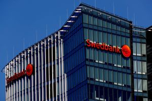 Hvidvaskundersøgelsen af Danske Bank inkluderer også den store bank Swedbank, oplyser estiske anklagere.