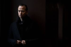 For en måned siden stoppede Torben Klitbo formelt set med at være en del af sit eget livsværk, Cofoco, fordi han og makkeren ville hver sin vej. Her fortæller han om tilværelsen lige på den anden side og om at skulle genopfinde sig selv som far. 