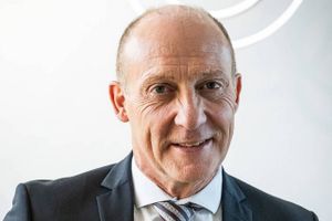 Bankdirektør hos Sydbank, Bjarne Larsen, forventer, at banken henter over 250 mio. kr. hjem på den største gældseftergivelse i dansk landbrug. Pr-foto: Sydbank