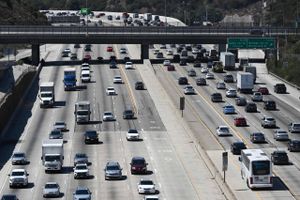 Et beslutning om, at alle nye biler i Californien fra 2035 ikke må udlede CO2, kaldes for "banebrydende".
