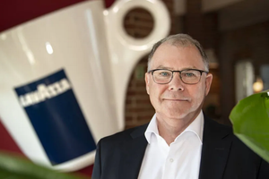 Adm. direktør for Lavazza Danmark Tom Faurschou kan endnu ikke se, at inflationen rykker ved danskernes kaffebehov. Men det kan ændre sig, medgiver ham. Foto: PR/Lavazza