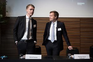 Dongs bestyrelsesformand Thomas Thune Andersen er i den grad rundet af Mærsk efter 32 år i virksomheden. Her ses han til højre i snak med Dongs adm. direktør Henrik Poulsen.