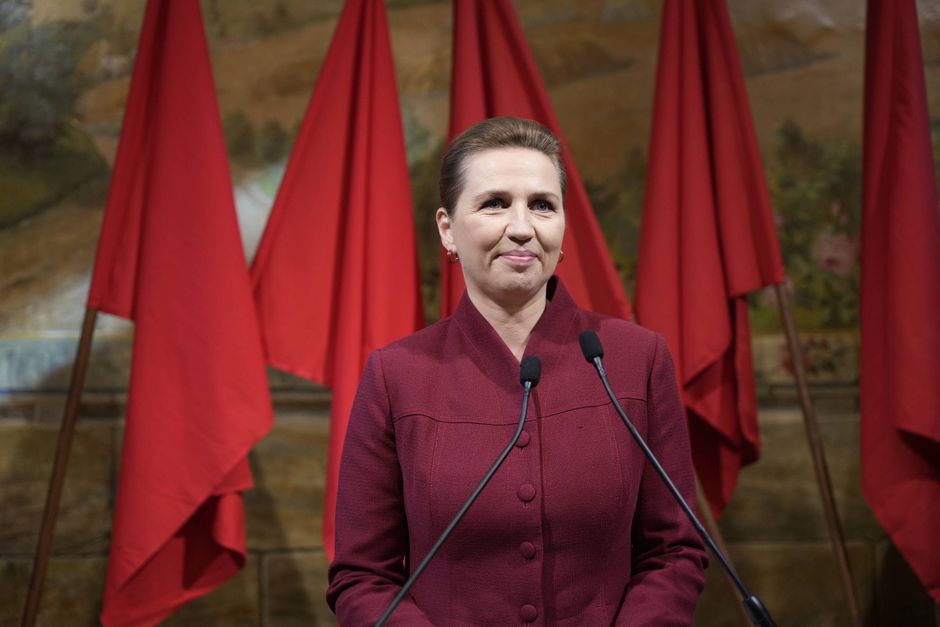 Statsminister Mette Frederiksen reagerede på Lizette Risgaards fald som FH-boss, mens de røde partiledere forsøgte at stikke kniven ind over for regeringen.