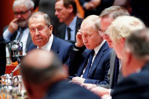 Endnu en runde med sanktioner blev annonceret i Storbritannien torsdag. Denne gang bliver inderkredsen i Moskva ramt på privatlivet.
