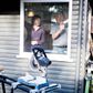 Annette Kjærulf og Peter Nielsen er blandt de danskere, der har købt sommerhus i 2016. De købte deres hus, der ligger centralt i Blokhus, straks det blev sat til salg. Foto: Cathrine Ertmann.
