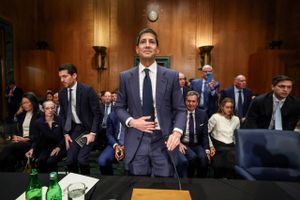 Senatet har stemt for, at Trump-nominerede Kevin Warsh skal være medlem af Federal Reserve (Fed). Nu mangler bare en sidste godkendelse for, at han kan blive Fed-chef, og det kan betyde store ændringer for USA's centralbank, som de seneste otte år har haft Jerome Powell i spidsen.