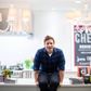 Den verdenskendte tv-kok Jamie Oliver måtte gribe dybt i lommerne, da hans kæde var ved at gå neden om og hjem. Foto: AP/The Canadian Press, Chris Young.