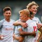 Maurits Kjærgaard (bagerst i klyngen) nåede at få kampe for Red Bull Salzburg i bl.a. Uefa Youth League, inden han blev lejet ud til FC Liefering. Foto: Jasmin Walter/Gepa pictures