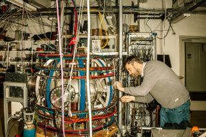 Nu skal vi kun vente i 20 år: Fusionsenergien er på vej, og Danmark skal være med.