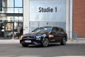 Test: Er det her i virkeligheden den perfekte plug-in hybrid? spørger Christian Schacht, som tager på rækkeviddetest og får sig en regulær overraskelse i den nye Mercedes-Benz C-Klasse 300 e.