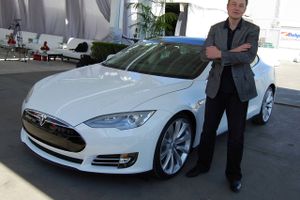 Elon Musk ved Tesla-fabrikken i Fremont. Foto: Maurizio Pesce/Wikimedia Commons.