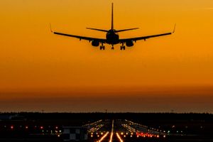 Luftfartbranchen vil have politikerne til at ændre reglerne om erstatning ved flyforsinkelser efter dom i Højesteret. Reglerne kan bringe flysikkerheden i fare, vurderer Dansk Luftfart.