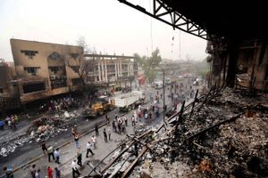 IS påtog sig søndag stolt ansvaret for lørdagens bilbombeangreb mod et overvejende shiamuslimsk kvarter i Bagdads centrum, som kostede over 120 mennesker livet. Foto: Hadi Mizban/AP
