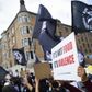 Mejeriselskaber som Arla er under stigende pres fra veganere og flexitarer, der helt fravælger eller skærer ned på forbruget af mejeriprodukter. Her en veganerdemonstration i København. Arla overvejer nu at indlede produktion af plantebaserede drikkevarer. Foto: Anthon Unger