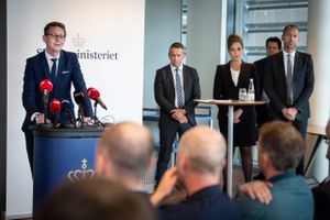 På et pressemøde onsdag har skatteminister Karsten Lauritsen (V) orienteret om et kæmpe forlig i sagen om påstået svindel med udbytteskat.  