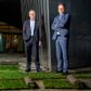 Anders Eldrup (tv) og Michael Rasmussen (th) står sammen om at gøre de danske banker grønne. Eldrup har sammen med 21 andre eksperter udarbejdet 20 grønne anbefalinger, og Nykredit-direktøren Michael Rasmussen, der Finans Danmarks formand, garanterer, at de i vid udstrækning vil bliver fulgt. Foto: Stine Bidstrup