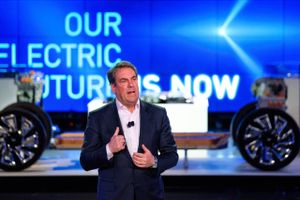 Bilgiganten General Motors har udfordret Tesla og udviklet en ny type batterier, som på flere områder øger elbilers konkurrencedygtighed over for almindelige benzinbiler.