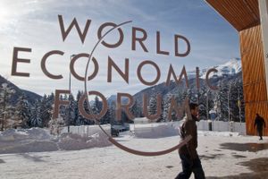 Ved World Economic Forums årsmøde i Davos vil verdens største virksomheder blive afkrævet svar på, hvornår det vil være klimaneutrale og opfylde FN's verdensmål for bæredygtig udvikling. Foto: AP/Michel Euler