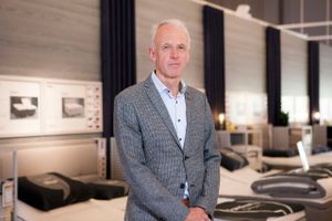 Interview: Jan Bøgh skal som chef for familiekoncernen Jysk bringe kæden med butikker i 52 lande sikkert gennem detailhandlens udfordringer. Det sker med tilsagn fra ejerfamilien om at holde samme kurs som under Lars Larsen. 