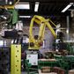 Robotter leverer mere end milimeterpræcision til en produktionslinje og kan spare mange manuelle arbejdskræfter.