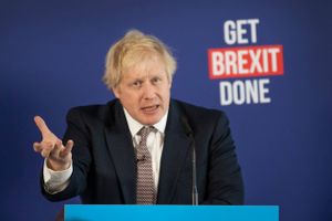 Storbritanniens premierminister Boris Johnson søger en hurtig handelsaftale med EU efter brexit. Men det er slet ikke realistisk, lyder det fra chefstrateg. 