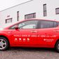 Avis har bestilt næsten 900 udgaver af Nissan Leaf, og udlejningen er så attraktiv, at folk har stået i kø for at overtage det strømfodrede transportmiddel.