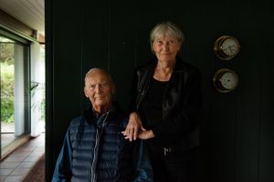 Et ægtepar er blandt de mange flykunder, som i månedsvis har ventet på at få penge retur for aflyste rejser. »Der er grænser for tålmodigheden,« siger transportministeren.
