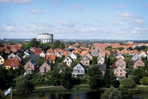    Villakvarter ved Degnemosen i Brønshøj. Ejerboliger, villaer, huse, boliger. I baggrunden ses vandtårnet.   Foto: Jens Dresling