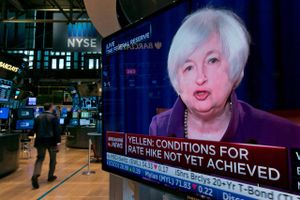 Selvom centralbankchef Janet Yellen ikke specifikt sagde, at banken vil hæve renten til efteråret, tolker flere analytikere dagen derpå, at banken sendte et blødt signal om en snarlig rentestigning.