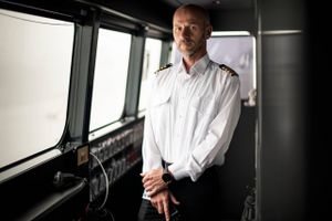 Portræt: Nis Svenstrup Pedersen er kaptajn på ruten mellem Aarhus og Odden Færgehavn har i 17 år arbejdet i Molslinjen.  De, der opfatter færgefart som en retrætepost, tager fejl, slår han fast.