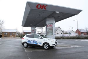 Snart kan brintbiler som denne tankes op ved OK-stationer i 11 større byer i Danmark.