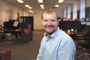 Jobportalen aflyser nu forventningerne om vækst på jobmarkedet i år og sænker resultatforventningerne. Samtidig indfører selskabet ansættelsesstop.