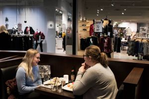 Danske shoppingcentre, som her i Herning, satser endnu mere på spisesteder som del af indkøbstilbuddet. Foto: Joachim Ladefoged.