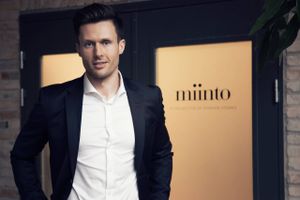 Bestseller-ejer Anders Holch Povlsen bliver hovedaktionær i den danske onlineportal Miinto. Med nye millioner vil selskabet øge kampen mod især Zalando og Asos, hvor den danske modeejer også er aktionær. 