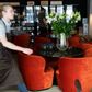Hvis man ser på brancher, er det især ansatte på hoteller og restauranter samt transportsektoren, som er blevet hårdt ramt af coronaudbruddet. Foto: Gregers Tycho