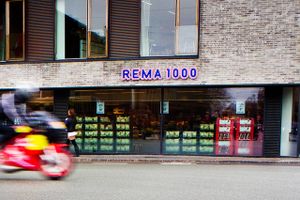 Supermarkedskæden Løvbjerg stopper samarbejde med norskejede Reitan. Det sker, samtidig med at Reitans danske discountkæde atter har vækst. 