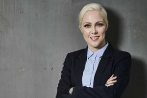 Nina Østergaard Borris overtog i 2020 - sammen med sin søster Mia Østergaard Nielsen - majoriteten af aktierne i faderen Torben Østergaard Nielsens livsværk. Hun er uddannet inden for økonomi og strategi og har tidligere arbejdet hos bl.a. PwC. PR-foto.