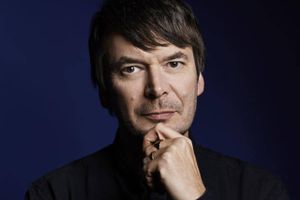 Kate Rhodes introduceres på dansk med sin serie fra Scillyøerne, mens Ian Rankins opus 24 om John Rebus knytter an til aktuel selvransagelse hos britisk politi.