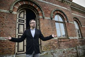 Regner Grasten kan godt slå ud med armene. Han har masser af populære danske film på sin samvittighed som ”Krummerne” og serien om Anja og Viktor. Arkivfoto: Jan Dagø