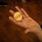Mandag blev bitcoin-indehavere en del rigere, da et medie fortalte, at Amazon kunne være på vej til at acceptere kryptovalutaen som betaling allerede i 2021. Nu har Amazon afvist historien. Foto: Bloomberg/Cristina Baussan