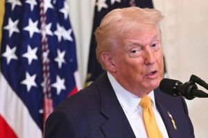 USA's præsident, Donald Trump, forlænger våbenhvilen med Iran, indtil Iran kan præsentere "et samlet forslag" i fredsforhandlingerne med USA.