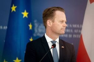 I 2021 brugte Jeppe Kofod 3,5 millioner på privatfly ifølge avis. Det skyldes coronakrisen, siger ministerium.