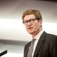 Der er ikke blevet skåret i vederlaget til formand Niels B. Christiansen eller resten af bestyrelsen i høreapparatselskabet Demant, selvom ledelsen er gået ned i løn som følge af coronakrisen.