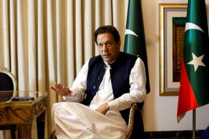 Imran Khan er en pakistansk politiker og tidligere cricketspiller. Han var Pakistans 22. premierminister fra august 2018 til april 2022. Foto: Akhtar Soomro/Reuters/Ritzau Scanpix