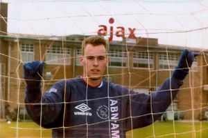 I aften har Ajax Amsterdam mulighed for at nå den første Champions League-finale, siden klubben vandt i 1995. I årene op til var Dan Petersen en del af et af de mest talentfulde Ajax-hold. Men han forsvandt i glemslen i europæisk fodbold.  