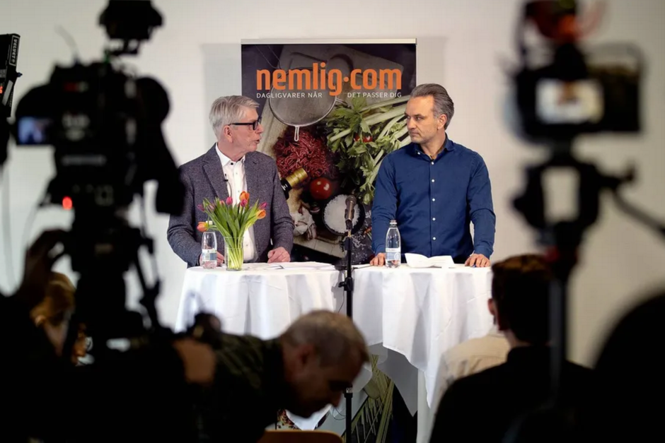 Det blev slået stort op, da Nemlig.com efter årelang strid indgik overenskomst for chaufførerne, men onlinesupermarkedet gik stille med dørene om ny aftale for ansatte på lageret i Brøndby, der vækker kritik.