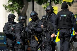 Briterne afprøvede i juni Londons terrorberedskab under en stor øvelse, som blev døbt ”Operation Strong Tower”. I operationen deltog 1.000 betjente og redningsarbejdere, som bl.a. trænede i den nedlagte Aldwych-undergrundsstation. Arkivfoto: Matt Dunham/AP