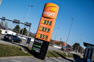 Benzinprisen er den laveste i fem år, men mange forbrugere har ingen glæde af det. Foto: Ritzau Scanpiz/Henning Bagger