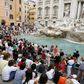 Trevi-fontænen i Rom er en turistmagnet. Analyser fra EU taler om, at Europas turistbranche mister en mia. euro om måneden på grund af coronakrisen. Arkivfoto: Alessandra Trantino/AP